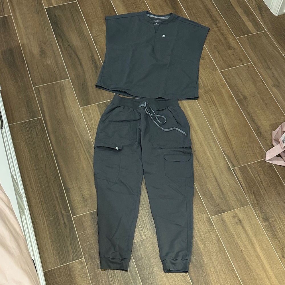 Fabletics Gray Cargo Jogger Set